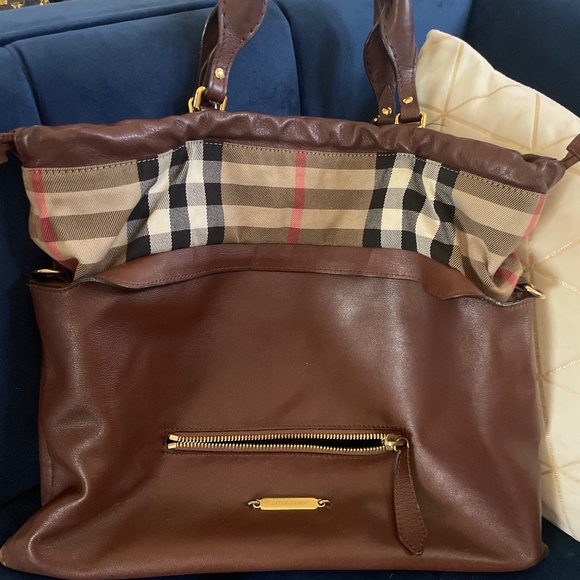 BURBERRY TOTE (large) - Picture 1 of 5